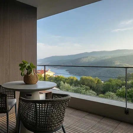 Oltremare With Pool * 라벡