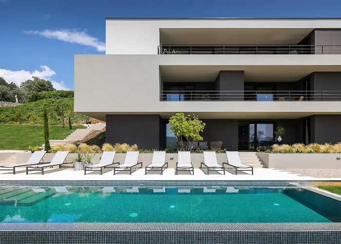 Oltremare With Pool Lejlighed
