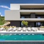 Oltremare With Pool Apartament