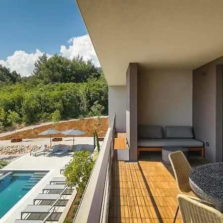 Oltremare With Pool Apartment